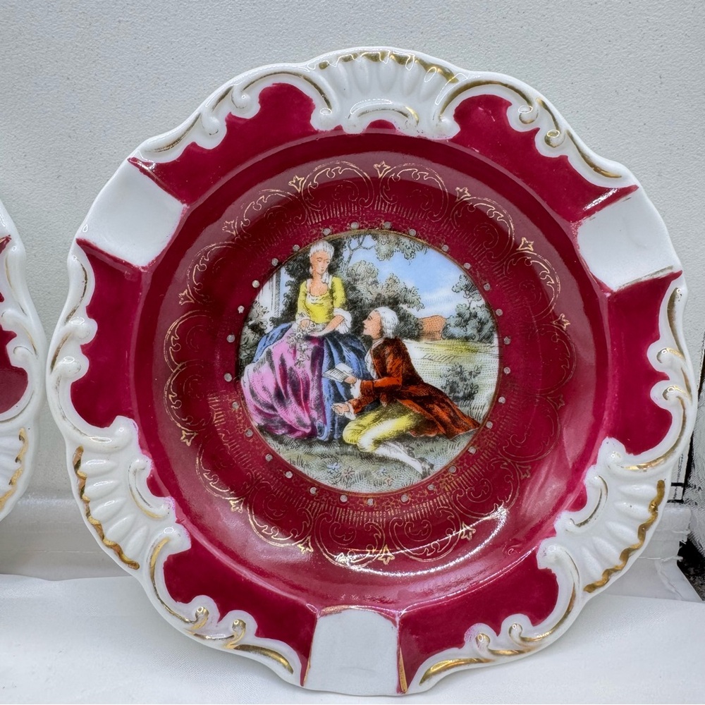 2 Vintage ashtrays with baroque Romantic Scene 5.75” occupied Japan Andrea Sadek - Picture 3 of 13